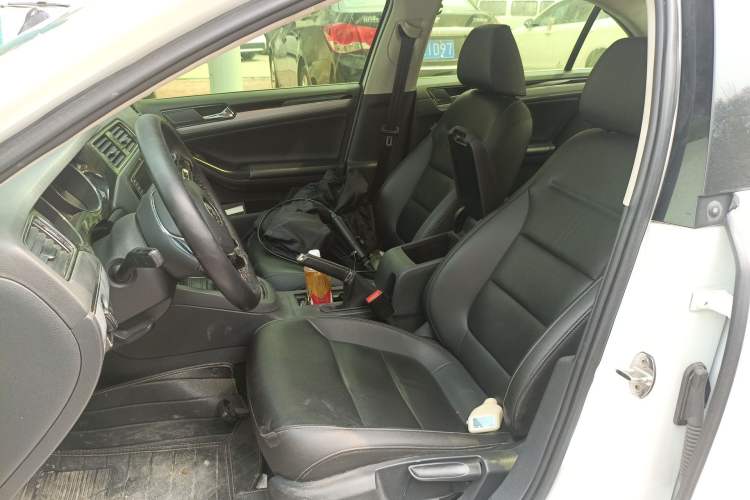 Used Volkswagen Sagitar 2018 1.6L Automatic Comfort Model Left Front Seat