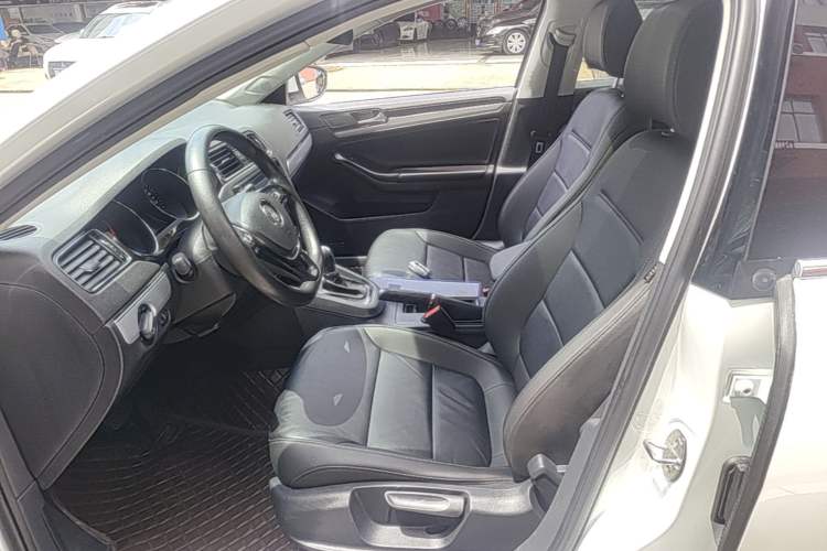 Used Volkswagen Sagitar 2018 1.6L Automatic Comfort Model Left Front Seat