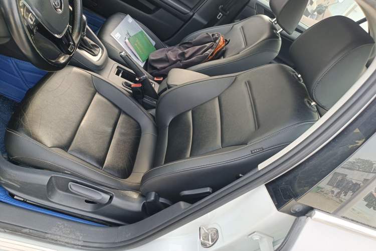 Used Volkswagen Sagitar 2018 1.6L Automatic Comfort Model Left Front Seat