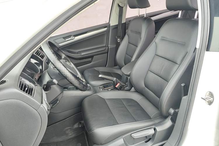 Used Volkswagen Sagitar 2018 180TSI DSG Prestige Edition Left Front Seat