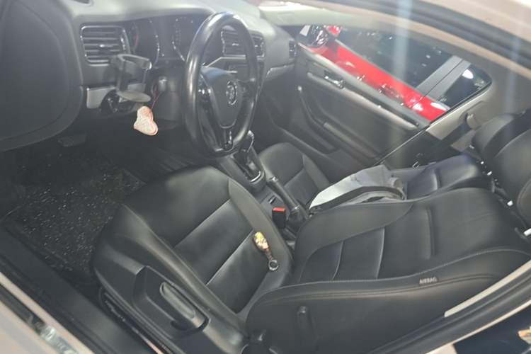 Used Volkswagen Sagitar 2018 1.6L Automatic Comfort Model Left Front Seat