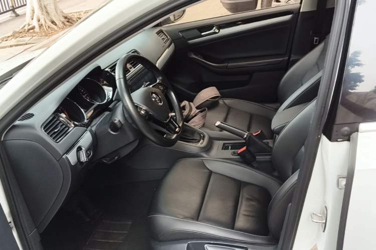Used Volkswagen Sagitar 2018 280TSI DSG Comfort Model Left Front Seat