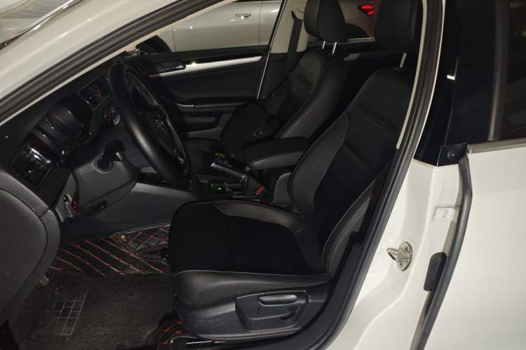 Used Volkswagen Sagitar 2018 1.6L Automatic Comfort Model Left Front Seat