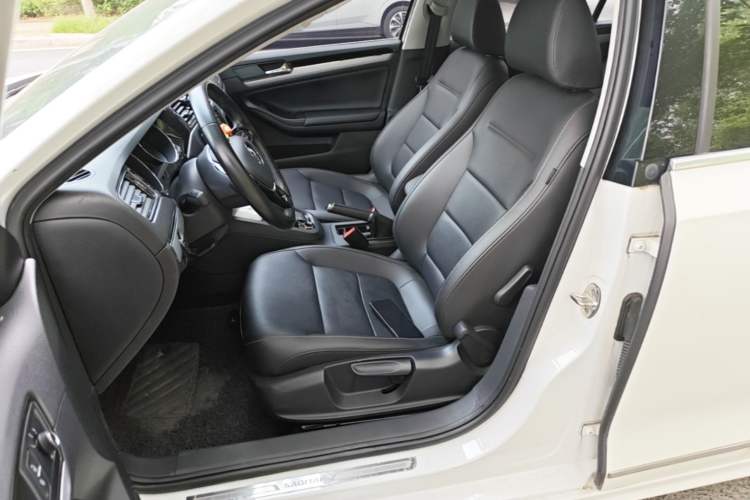 Used Volkswagen Sagitar 2018 1.6L Automatic Comfort Model Left Front Seat