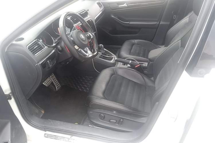 Used Volkswagen Sagitar 2018 280TSI DSG Luxury Model Left Front Seat