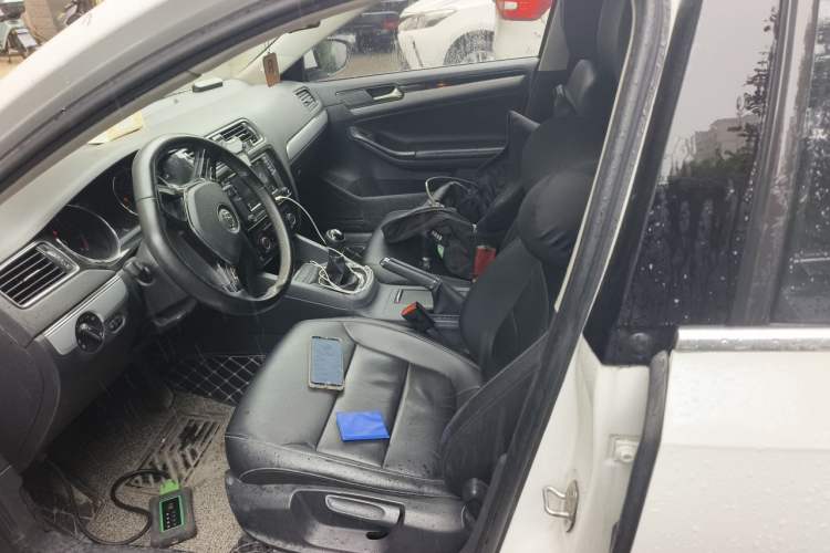 Used Volkswagen Sagitar 2018 1.6L Manual Comfort Model Left Front Seat