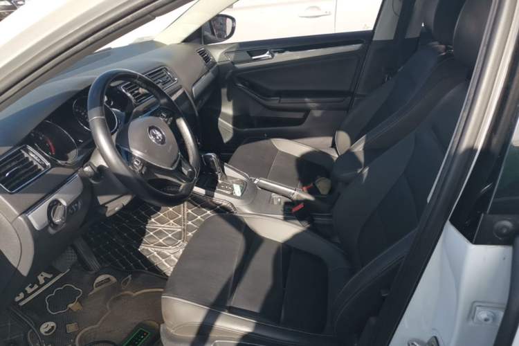 Used Volkswagen Sagitar 2018 1.6L Automatic Comfort Model Left Front Seat