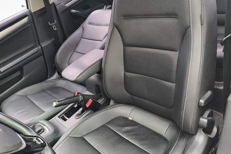 Used Volkswagen Sagitar 2018 1.6L Automatic Comfort Model Left Front Seat