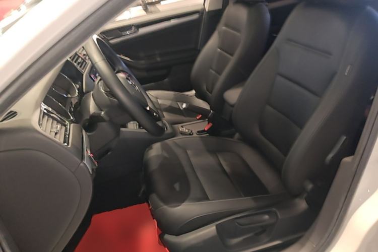 Used Volkswagen Sagitar 2018 1.6L Automatic Comfort Model Left Front Seat
