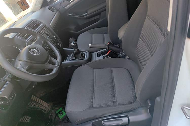 Used Volkswagen Sagitar 2018 1.6L Manual Fashion Edition Left Front Seat
