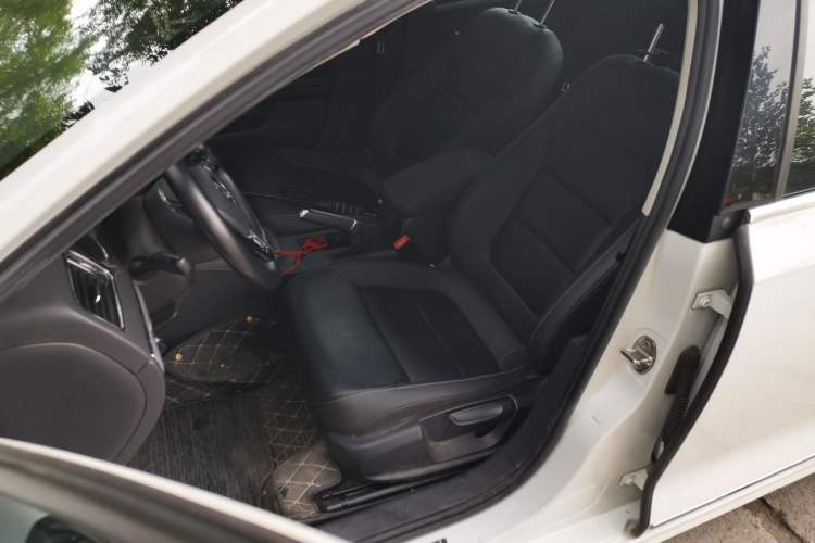 Used Volkswagen Sagitar 2018 1.6L Automatic Comfort Model Left Front Seat