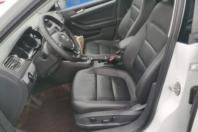 Used Volkswagen Sagitar 2018 280TSI DSG Ignite Edition Left Front Seat