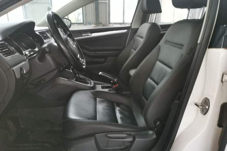 Used Volkswagen Sagitar 2018 1.6L Automatic Comfort Model Left Front Seat