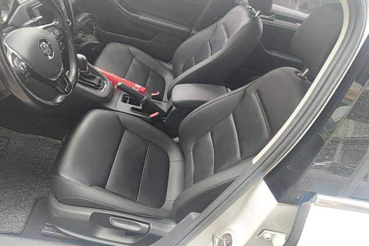 Used Volkswagen Sagitar 2018 1.6L Automatic Comfort Model Left Front Seat