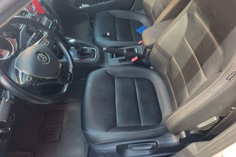 Used Volkswagen Sagitar 2018 280TSI DSG Ignite Edition Left Front Seat