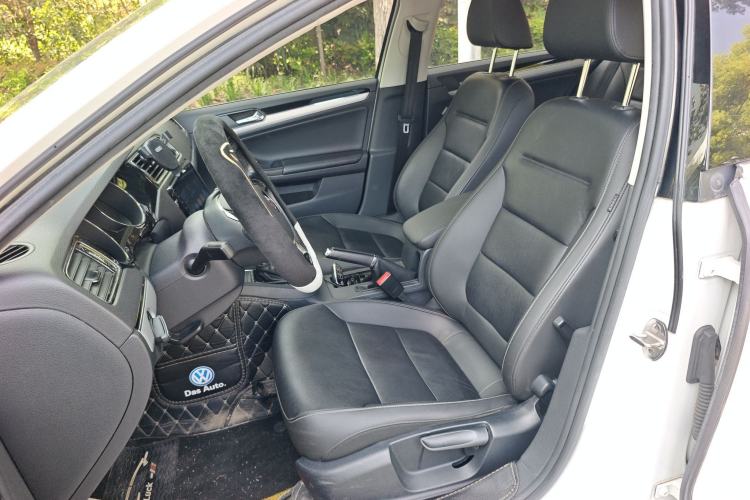Used Volkswagen Sagitar 2018 1.6L Automatic Comfort Model Left Front Seat