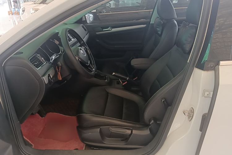 Used Volkswagen Sagitar 2018 1.6L Automatic Comfort Model Left Front Seat