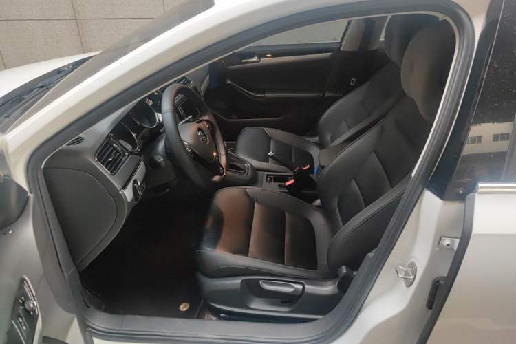 Used Volkswagen Sagitar 2018 180TSI DSG Prestige Edition Left Front Seat