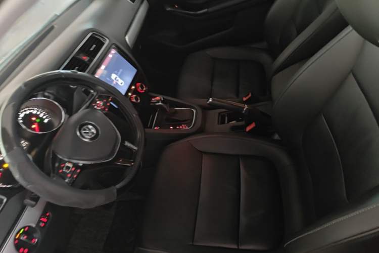 Used Volkswagen Sagitar 2018 1.6L Automatic Comfort Model Left Front Seat