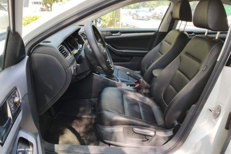 Used Volkswagen Sagitar 2018 1.6L Automatic Comfort Model Left Front Seat