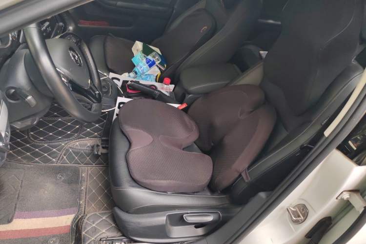 Used Volkswagen Sagitar 2018 1.6L Automatic Comfort Model Left Front Seat