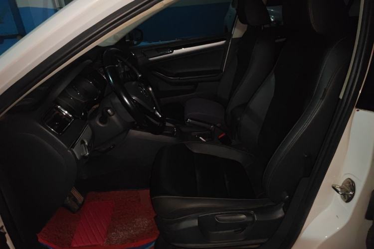 Used Volkswagen Sagitar 2018 280TSI DSG Ignite Edition Left Front Seat