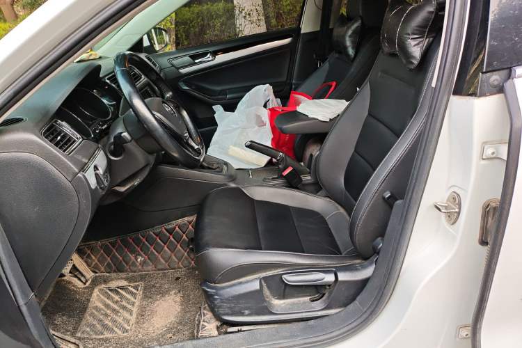 Used Volkswagen Sagitar 2018 1.6L Automatic Comfort Model Left Front Seat