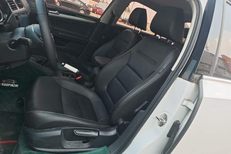 Used Volkswagen Sagitar 2018 1.6L Manual Comfort Model Left Front Seat