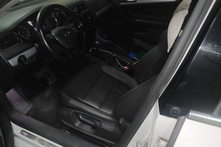Used Volkswagen Sagitar 2018 280TSI DSG Ignite Edition Left Front Seat