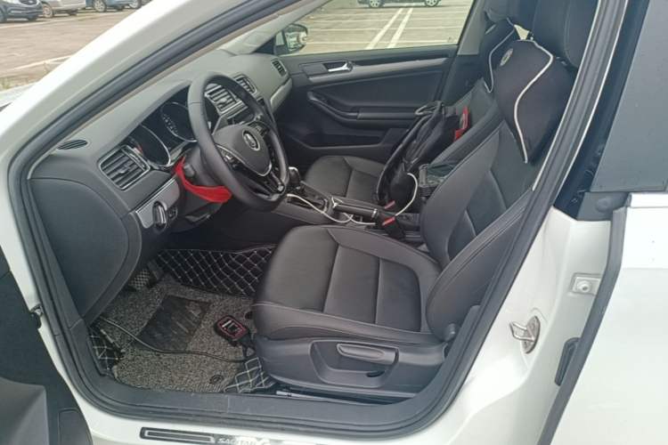 Used Volkswagen Sagitar 2018 280TSI DSG Ignite Edition Left Front Seat