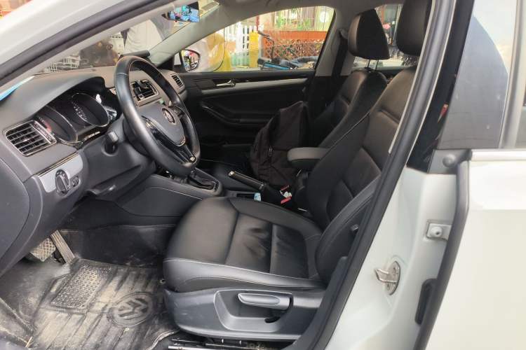 Used Volkswagen Sagitar 2018 1.6L Automatic Comfort Model Left Front Seat