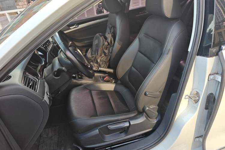 Used Volkswagen Sagitar 2018 1.6L Automatic Comfort Model Left Front Seat