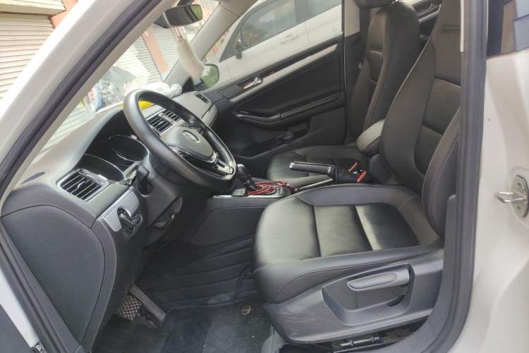 Used Volkswagen Sagitar 2018 1.6L Automatic Comfort Model Left Front Seat