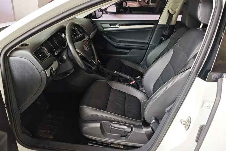 Used Volkswagen Sagitar 2018 280TSI DSG Comfort Model Left Front Seat