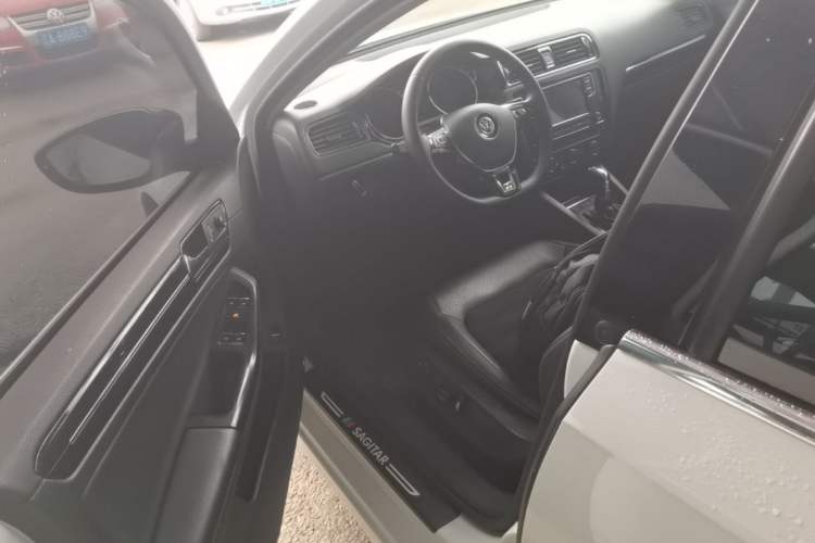 Used Volkswagen Sagitar 2018 280TSI DSG Luxury Model Left Front Seat