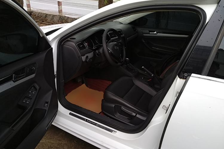 Used Volkswagen Sagitar 2018 1.6L Automatic Comfort Model Left Front Seat