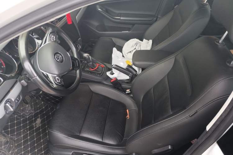Used Volkswagen Sagitar 2018 280TSI DSG Ignite Edition Left Front Seat