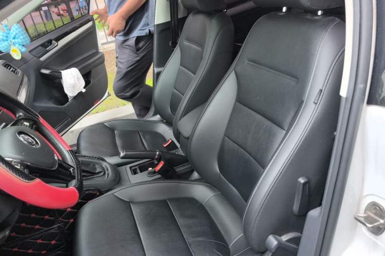 Used Volkswagen Sagitar 2018 1.6L Automatic Comfort Model Left Front Seat