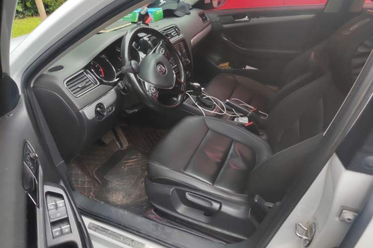 Used Volkswagen Sagitar 2018 1.6L Automatic Comfort Model Left Front Seat
