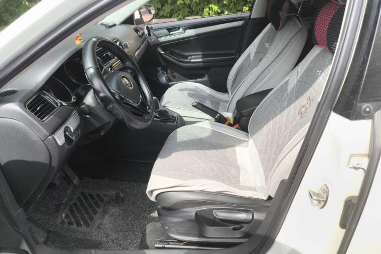 Used Volkswagen Sagitar 2018 1.6L Automatic Comfort Model Left Front Seat