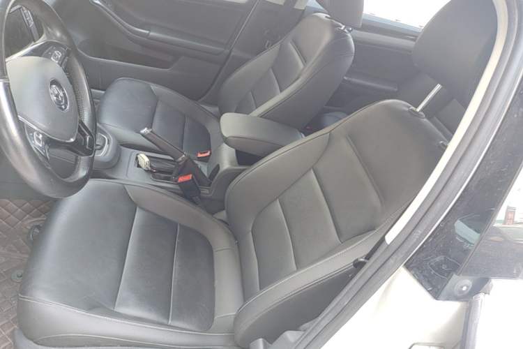 Used Volkswagen Sagitar 2018 280TSI DSG Ignite Edition Left Front Seat