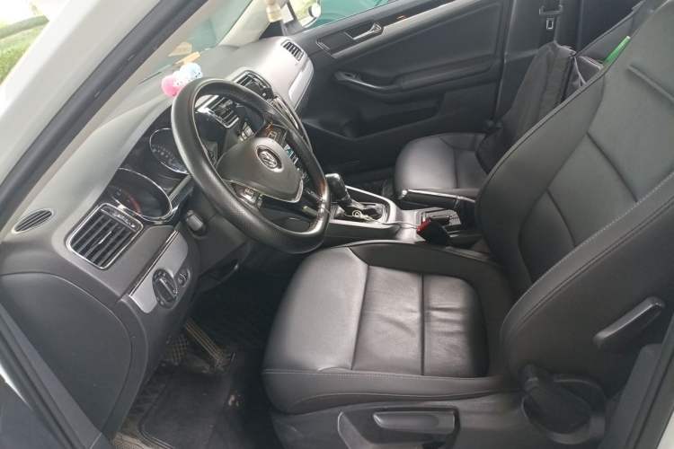 Used Volkswagen Sagitar 2018 1.6L Automatic Comfort Model Left Front Seat