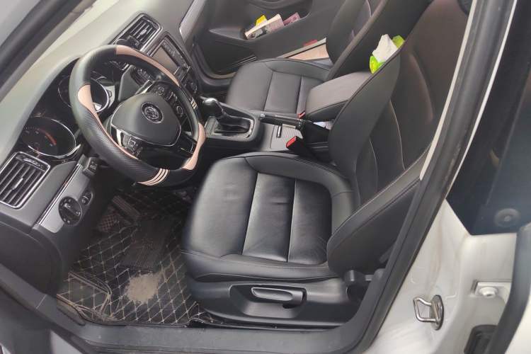 Used Volkswagen Sagitar 2018 1.6L Automatic Comfort Model Left Front Seat