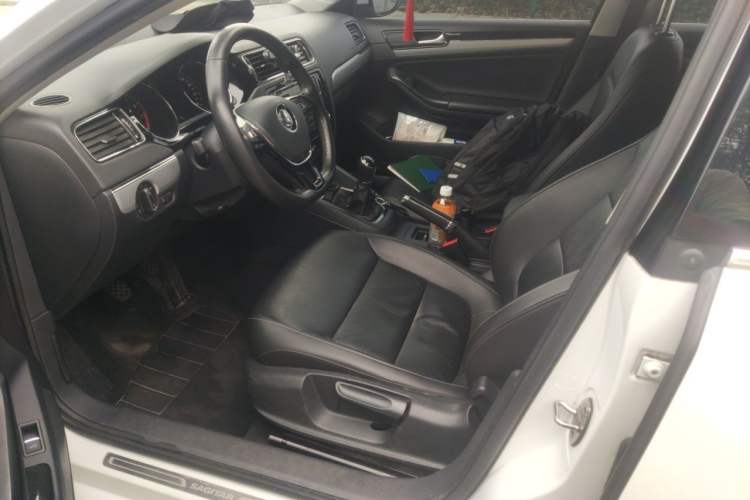 Used Volkswagen Sagitar 2018 1.6L Manual Comfort Model Left Front Seat