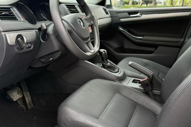 Used Volkswagen Sagitar 2018 1.6L Automatic Fashion Model Left Front Seat