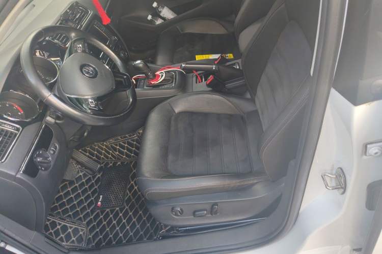 Used Volkswagen Sagitar 2018 280TSI DSG Luxury Model Left Front Seat