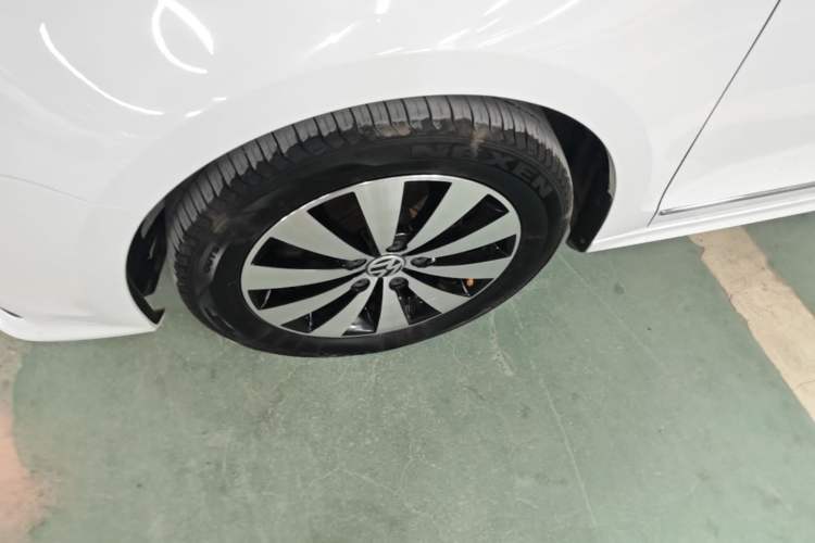 Used Volkswagen Sagitar 2018 180TSI DSG Prestige Edition Left Front Wheel Hub