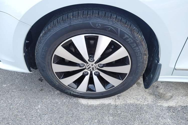 Used Volkswagen Sagitar 2018 180TSI DSG Prestige Edition Left Front Wheel Hub