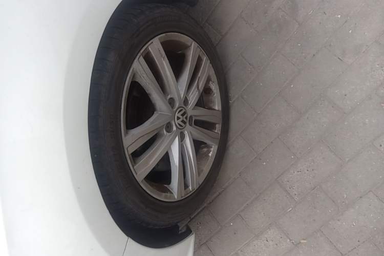 Used Volkswagen Sagitar 2018 280TSI DSG Luxury Model Left Front Wheel Hub