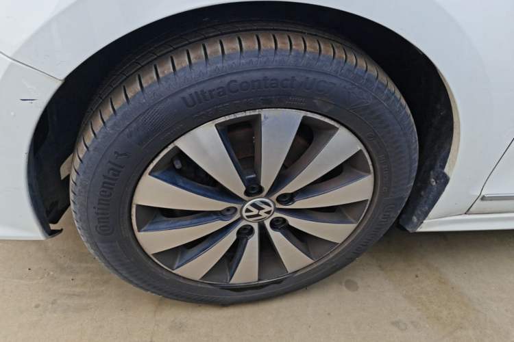 Used Volkswagen Sagitar 2018 280TSI DSG Comfort Model Left Front Wheel Hub